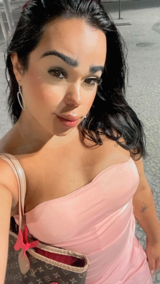 Oi amores sou nova nessa plataforma e quero ainda trazer muitos conteúdos novos e gostosos 😈